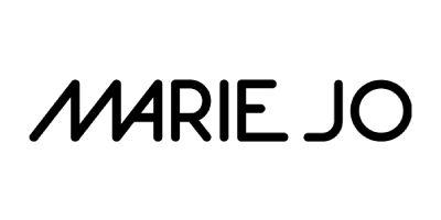 Logotipo de Marie Jo, marca reconocida por su lencería sofisticada y bikinis elegantes para disfrutar en Torremolinos.